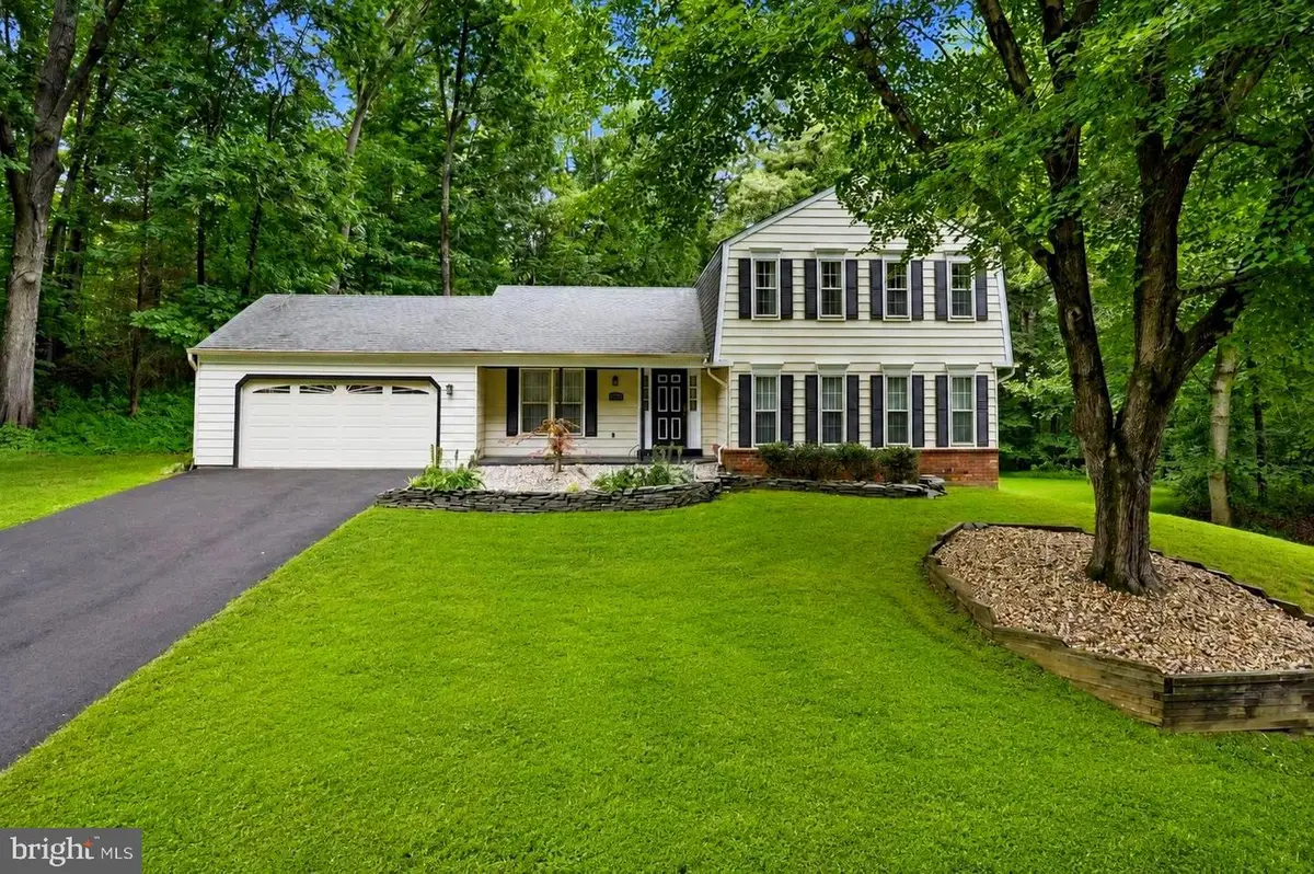 6121 Queens Brigade Ct, Fairfax, VA 22030 - #1