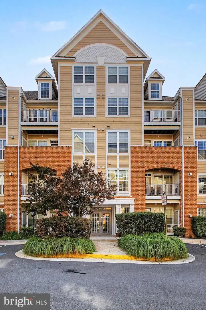 2711 Bellforest Ct #305, Vienna, VA 22180 - #2