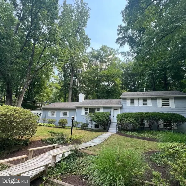 6501 Lakeview Dr, FALLS CHURCH, VA 22041