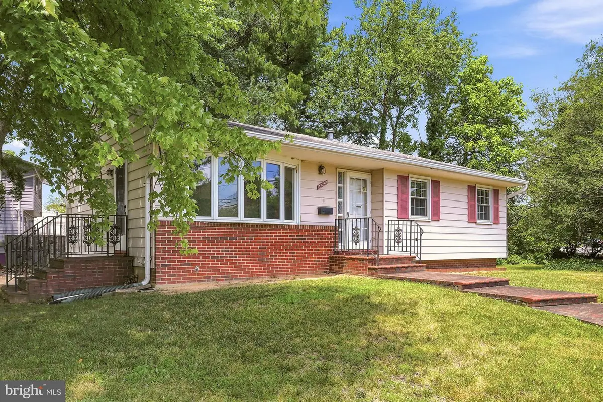 6426 Deepford St, Springfield, VA 22150 - #1