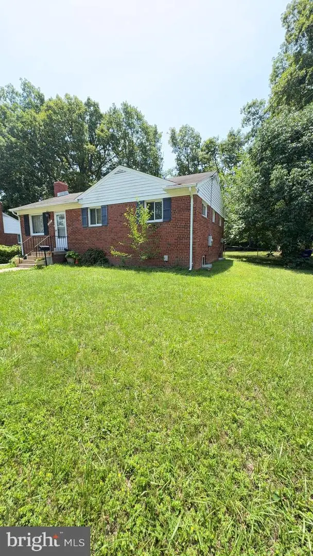 7425 Marc Dr, Falls Church, VA 22042 - #3