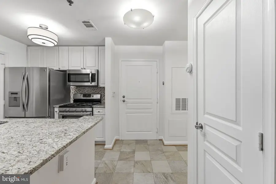5563 Seminary Rd #107, Falls Church, VA 22041 - #3