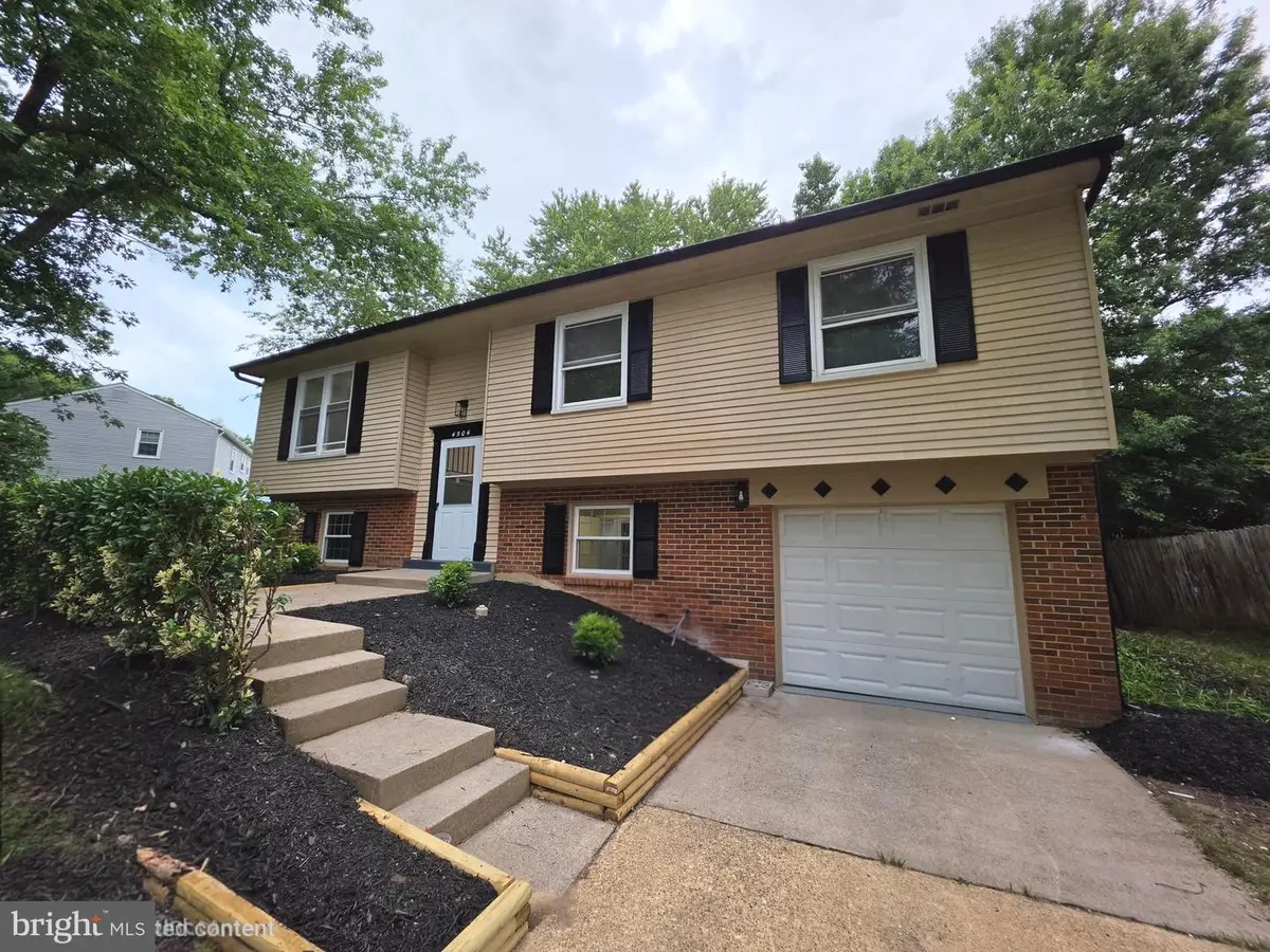4504 Lantern Pl, Alexandria, VA 22306 - #1