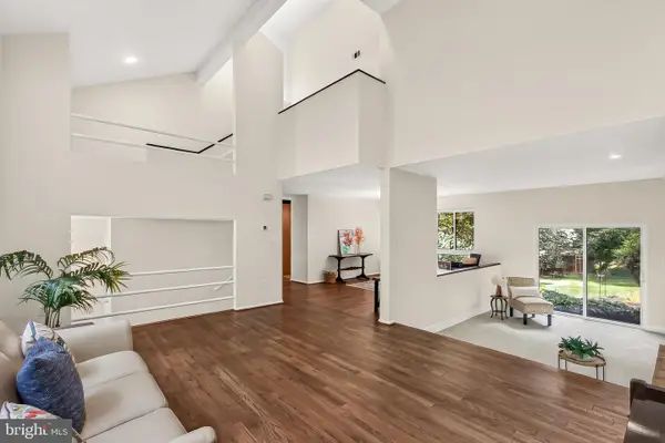 3219 Foxvale Dr, OAKTON, VA 22124