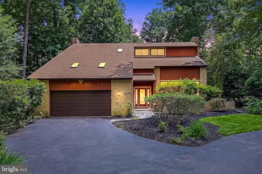3219 Foxvale Dr, Oakton, VA 22124 - #2