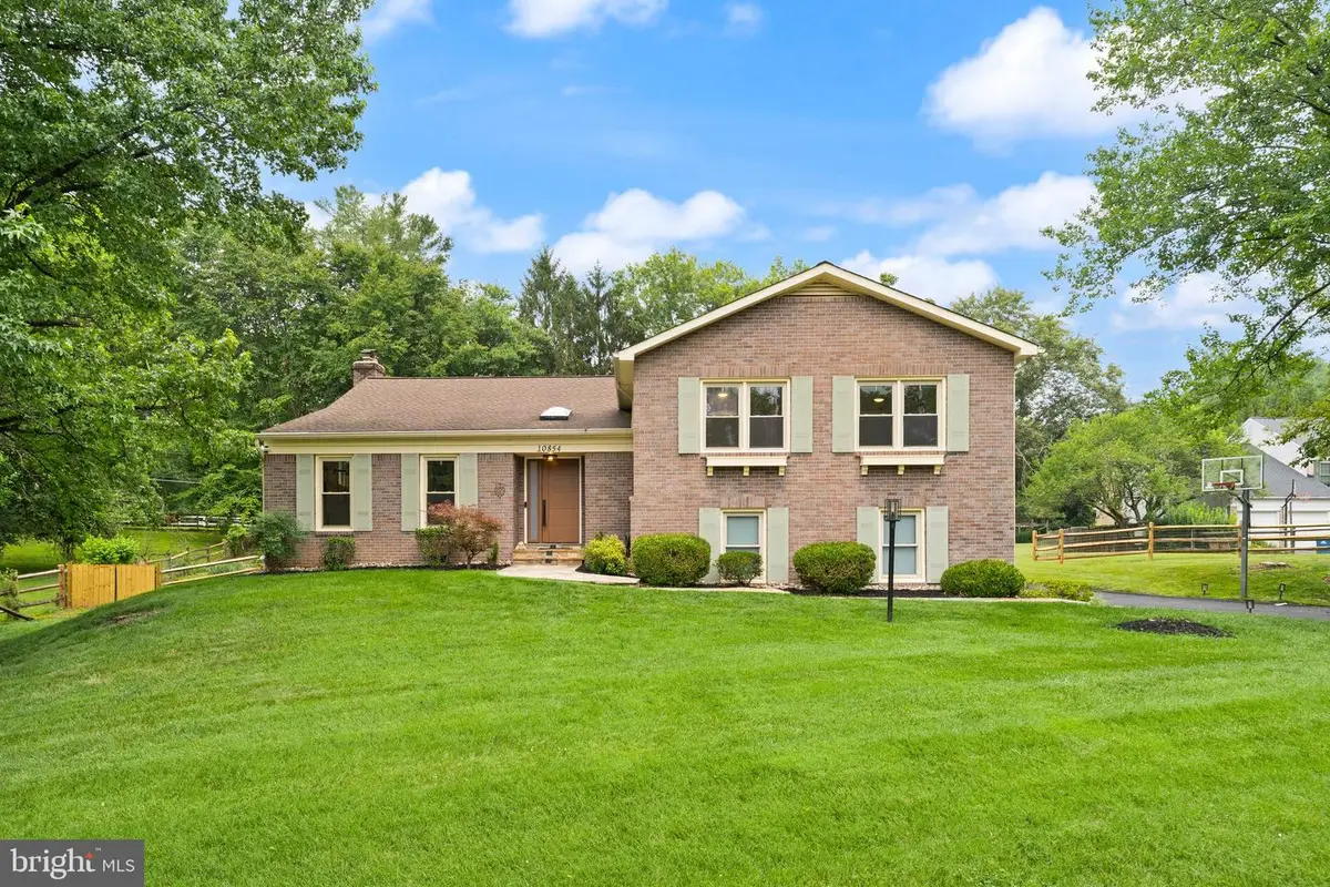 10854 Meadowland Dr, Oakton, VA 22124 - #1