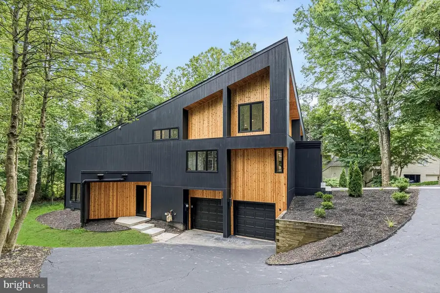 11582 Greenwich Point Rd, Reston, VA 20194 - #2