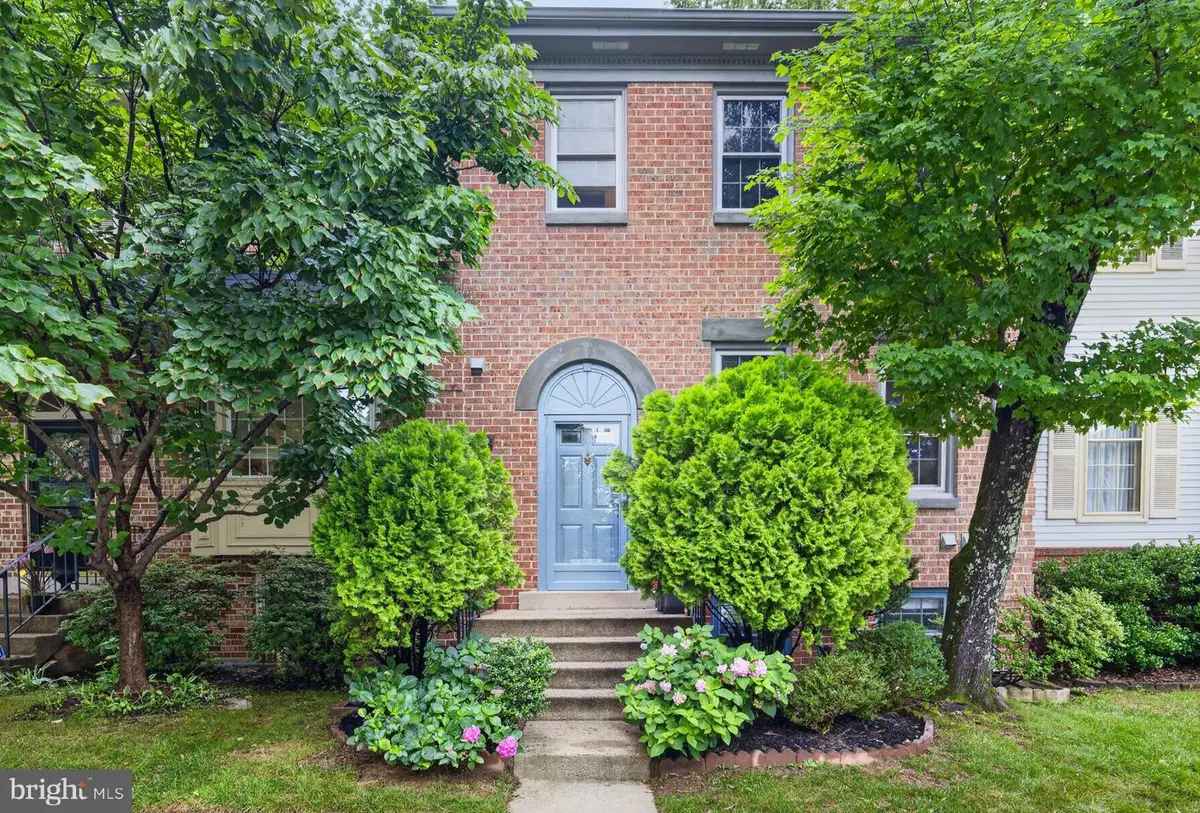2836 Kelly Sq, Vienna, VA 22181 - #1