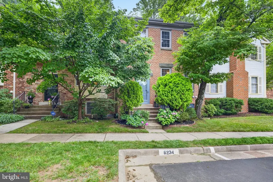 2836 Kelly Sq, Vienna, VA 22181 - #3