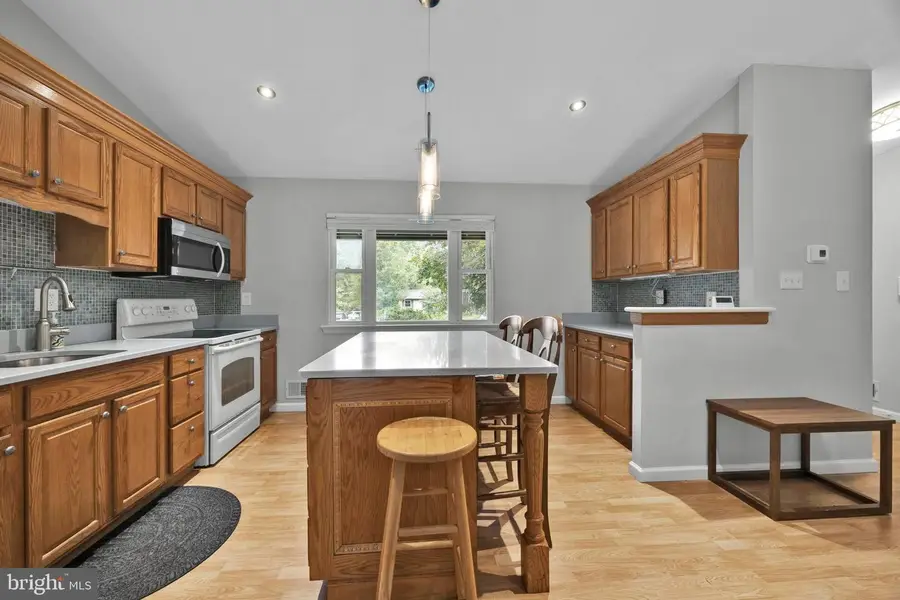 1002 Charlton Pl, Herndon, VA 20170 - #3