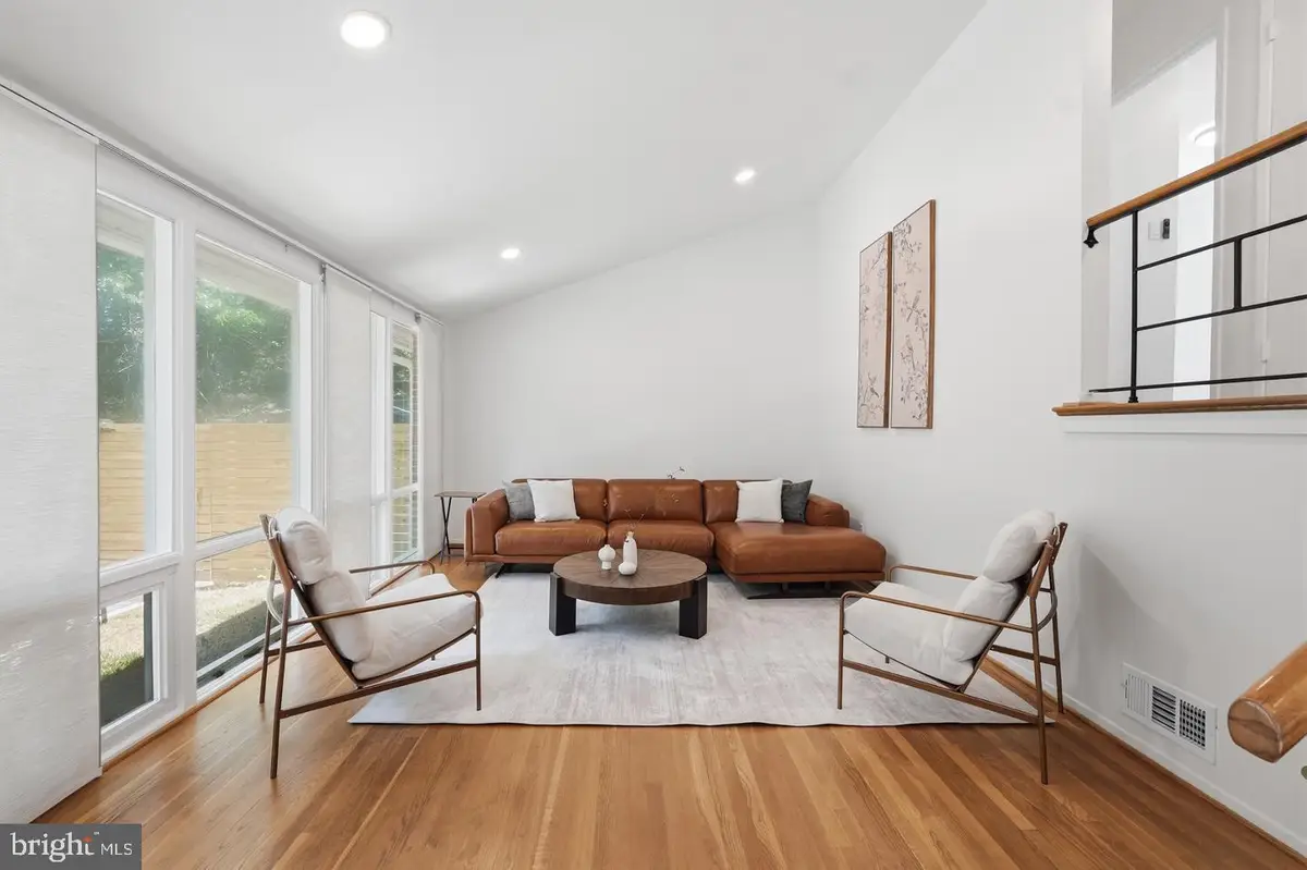 5617 Hershey Ln, Alexandria, VA 22312 - #1