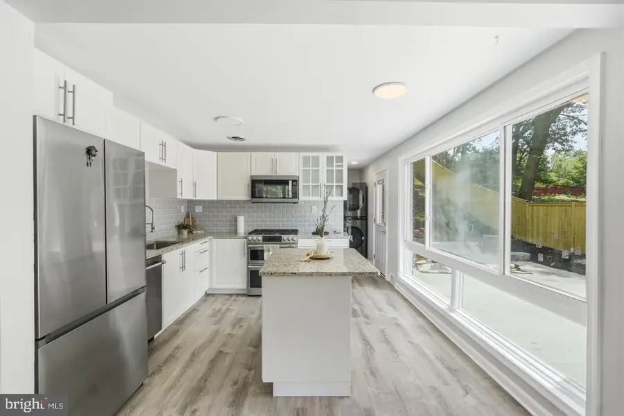 5617 Hershey Ln, Alexandria, VA 22312 - #2