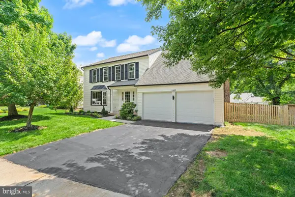 13458 Stream Valley Dr, CHANTILLY, VA 20151