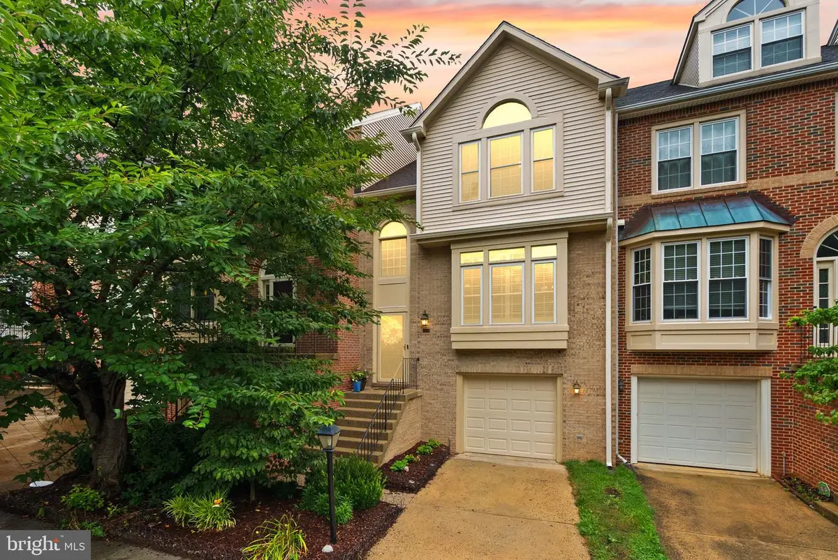 3855 Inverness Rd, Fairfax, VA 22033 - #1