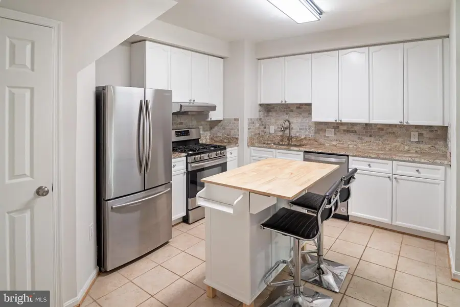 14451 Glencrest Cir #71, Centreville, VA 20120 - #2