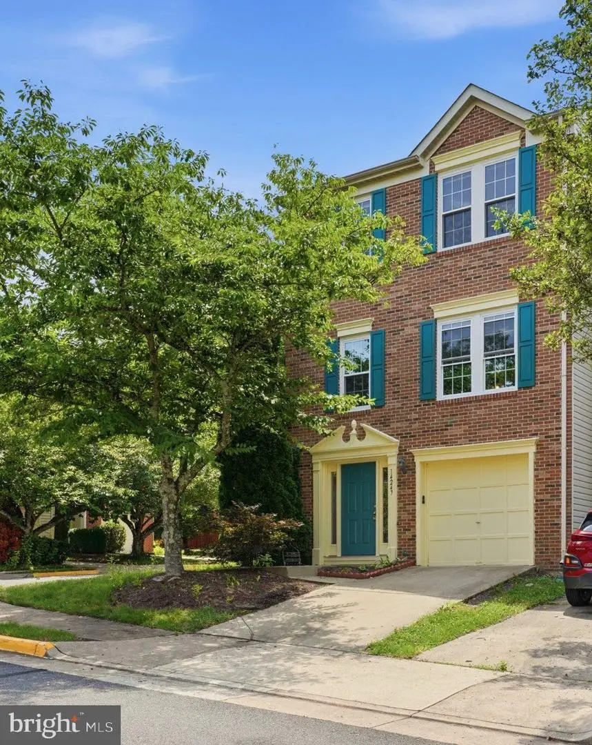 14247 Glade Spring Dr, Centreville, VA 20121 - #1