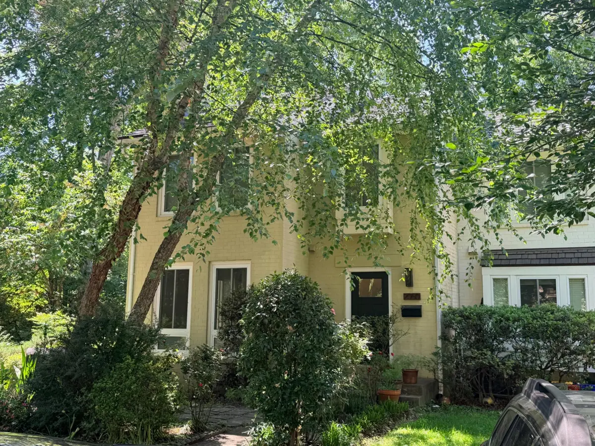 2050 Chadds Ford Dr, Reston, VA 20191 - #1
