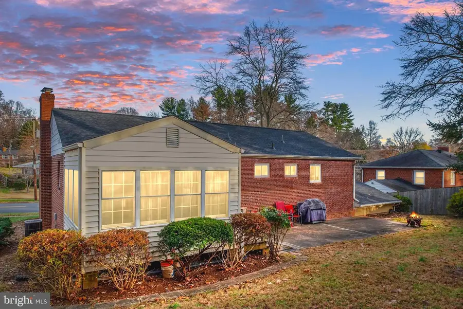 3210 Patrick Henry Dr, Falls Church, VA 22044 - #2