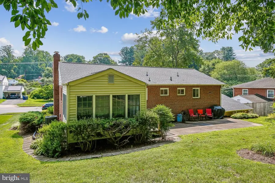 3210 Patrick Henry Dr, Falls Church, VA 22044 - #3
