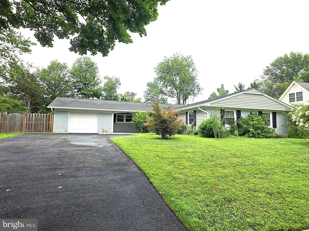 4216 Plaza Ln, Fairfax, VA 22033 - #1