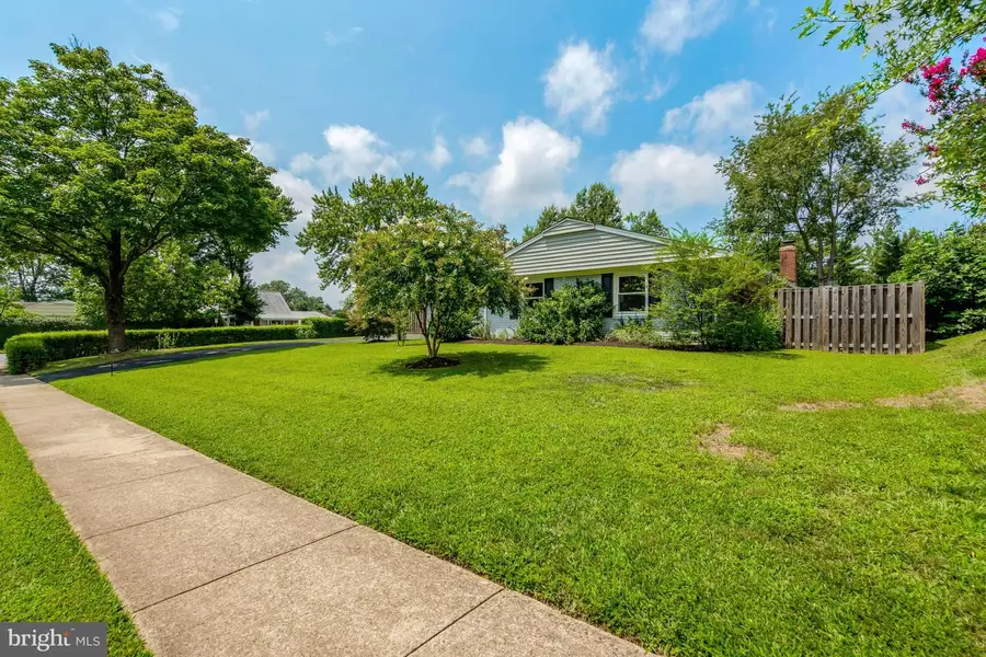 4216 Plaza Ln, Fairfax, VA 22033 - #3