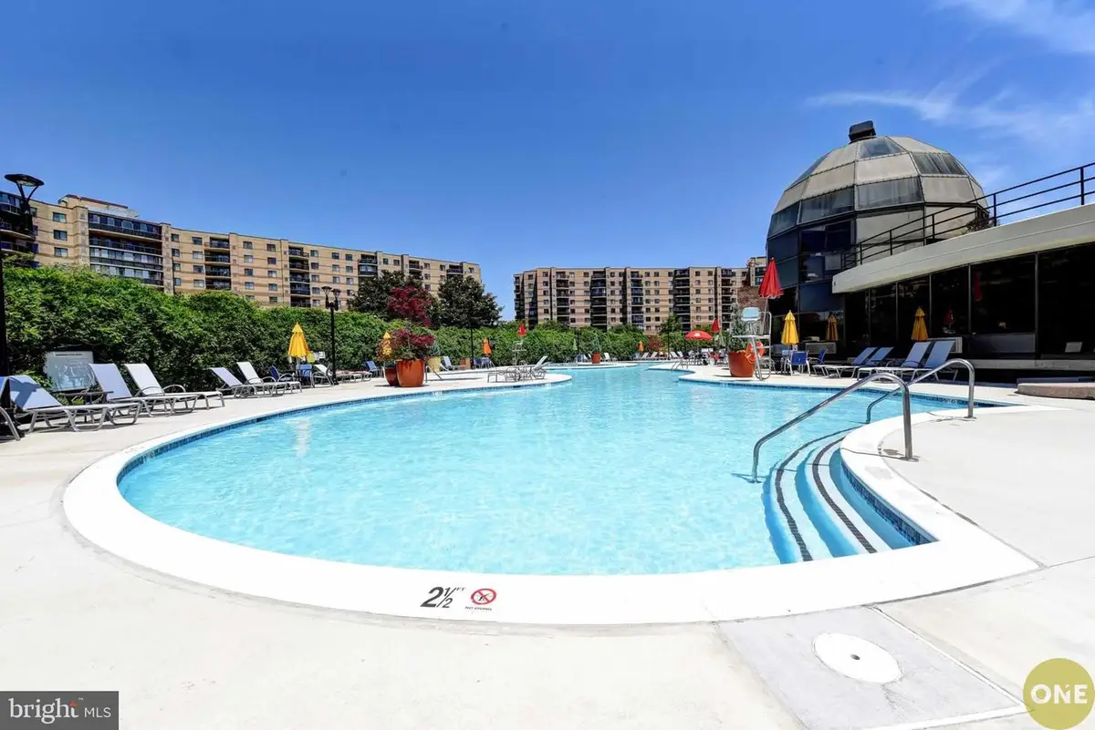 8340 Greensboro Dr #923, McLean, VA 22102 - #1