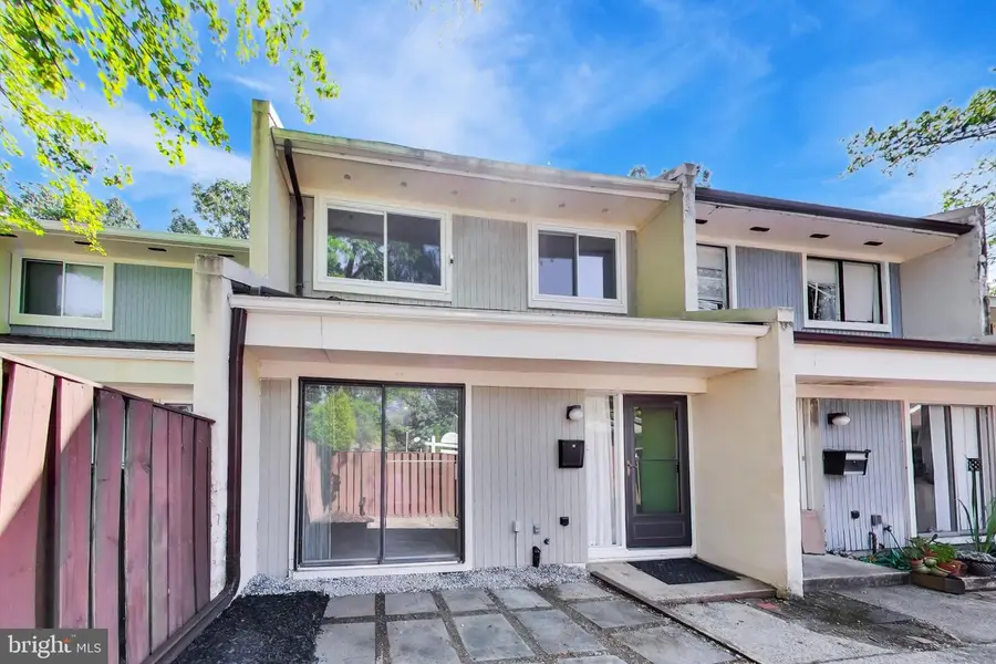 2225 Southgate Sq, Reston, VA 20191 - #2