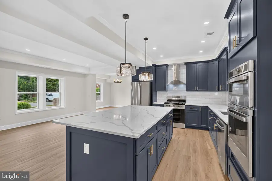 7304 Dickenson St, Springfield, VA 22150 - #3