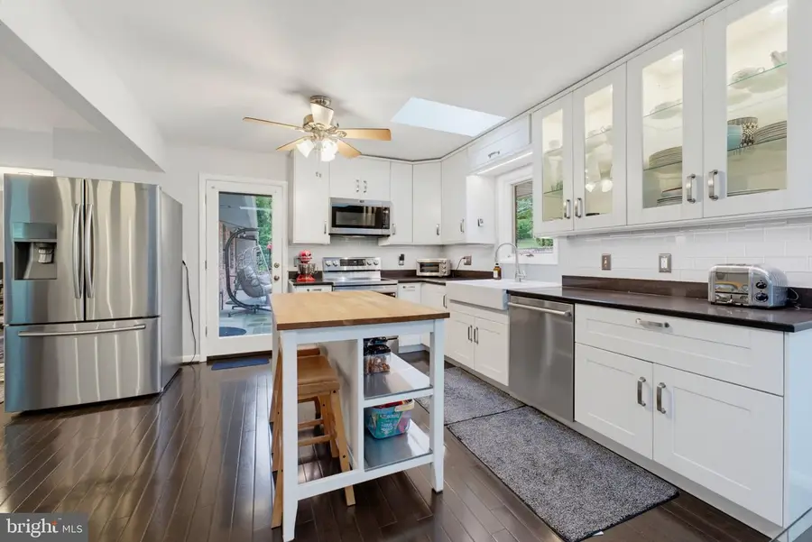 7207 Fort Hunt Rd, Alexandria, VA 22307 - #3