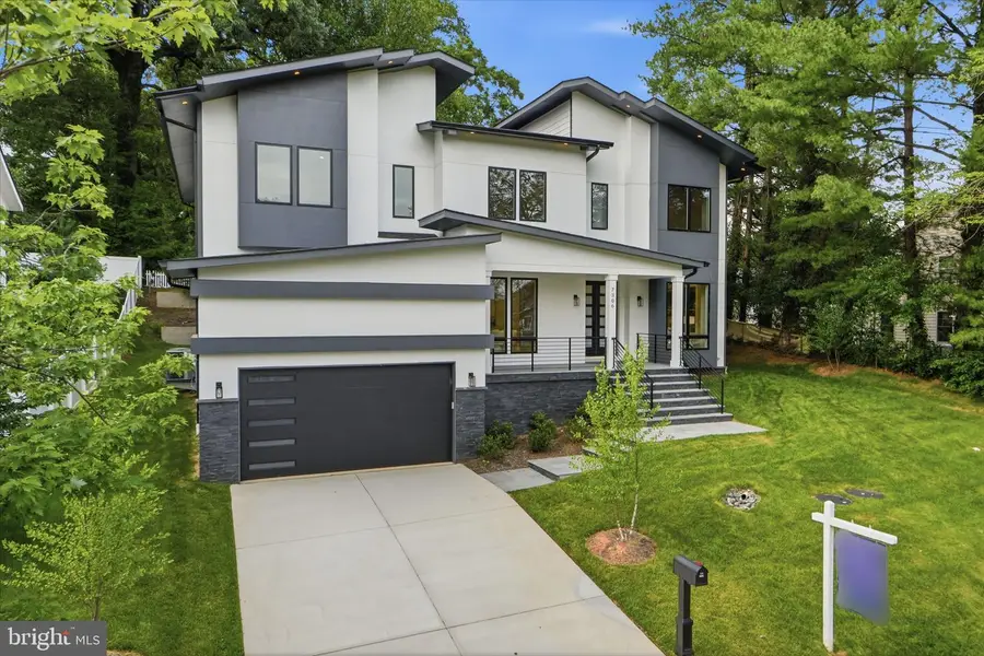 7306 Sportsman Dr, Falls Church, VA 22043 - #3