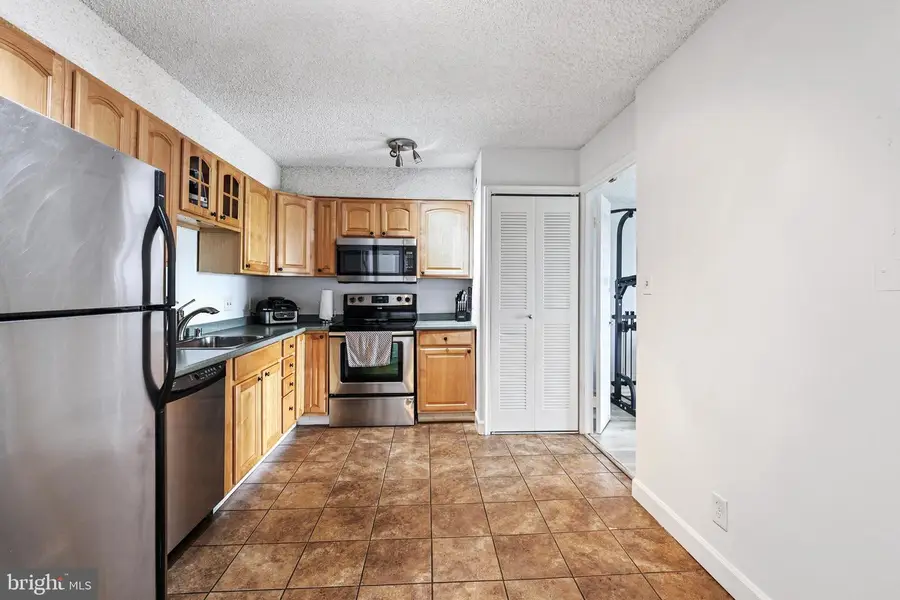 3800 Powell Ln #1004, Falls Church, VA 22041 - #3
