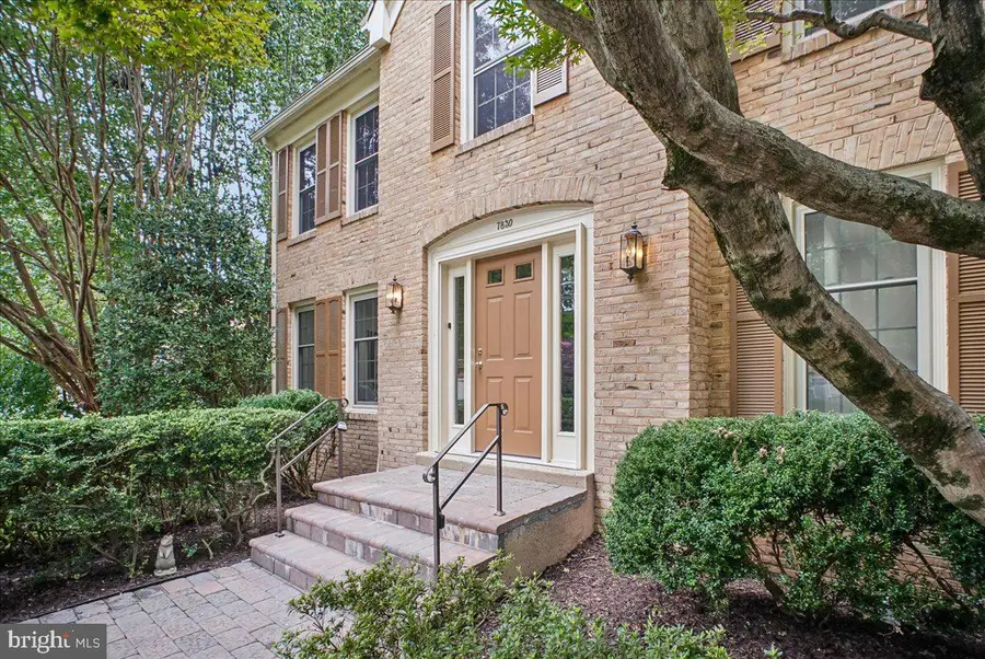 7830 Belleflower Dr, Springfield, VA 22152 - #2