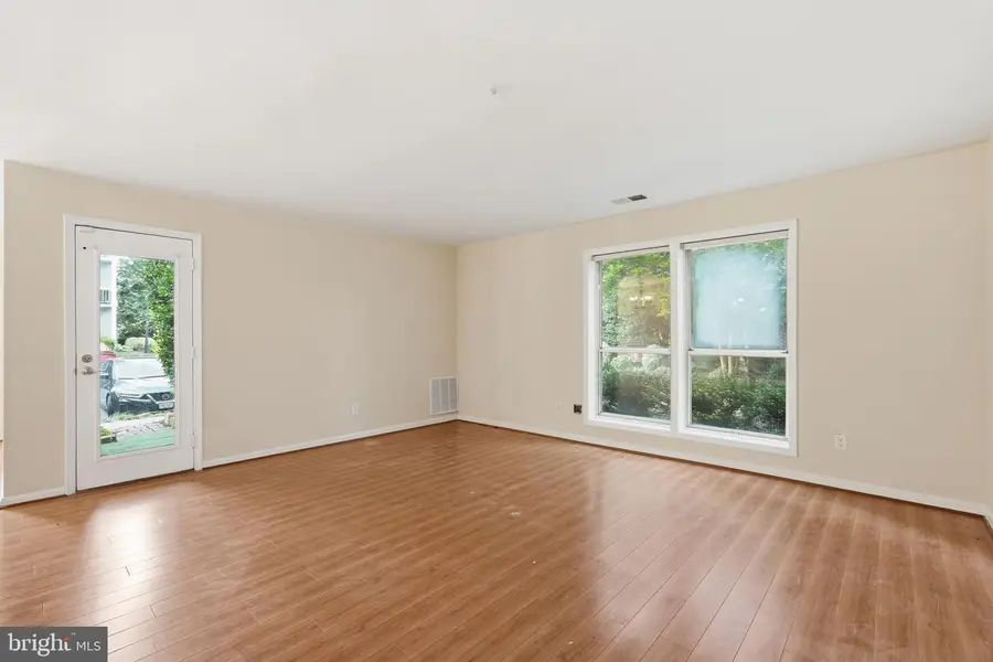 3176 Summit Square Dr #4-a2, Oakton, VA 22124 - #2