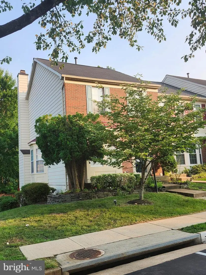 5227 Dunstable Ln, Alexandria, VA 22315 - #1