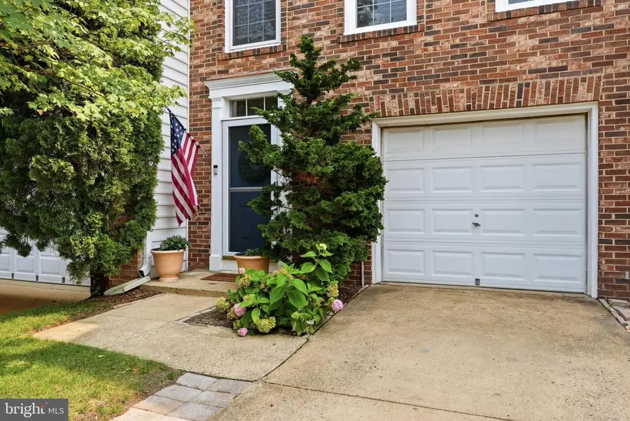 5439 Summer Leaf Ln, Alexandria, VA 22312 - #3