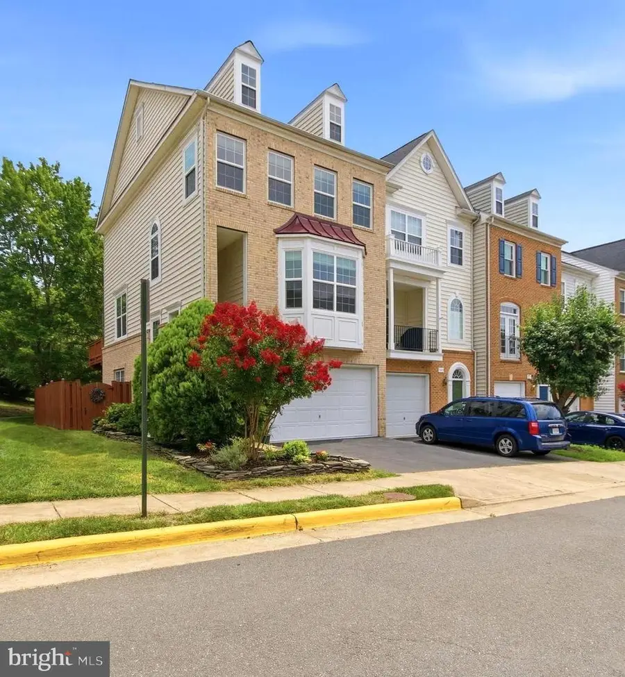 7843 Locust Leaf Ln, Alexandria, VA 22315 - #3