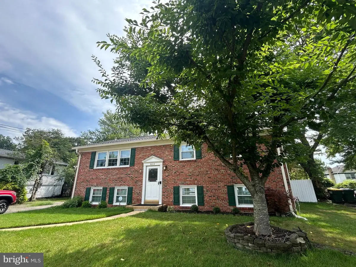 6013 Larkspur Dr, Alexandria, VA 22310 - #1