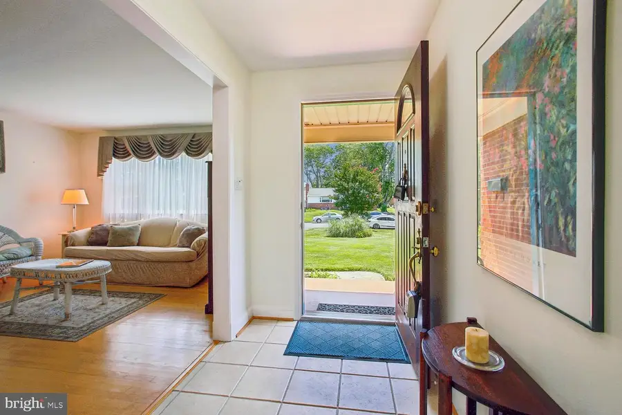 3332 Kaywood Dr, Falls Church, VA 22041 - #2