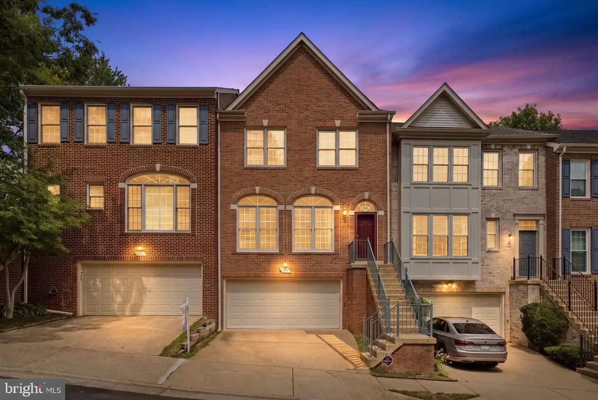 2715 Pembsly Dr, Vienna, VA 22181 - #1