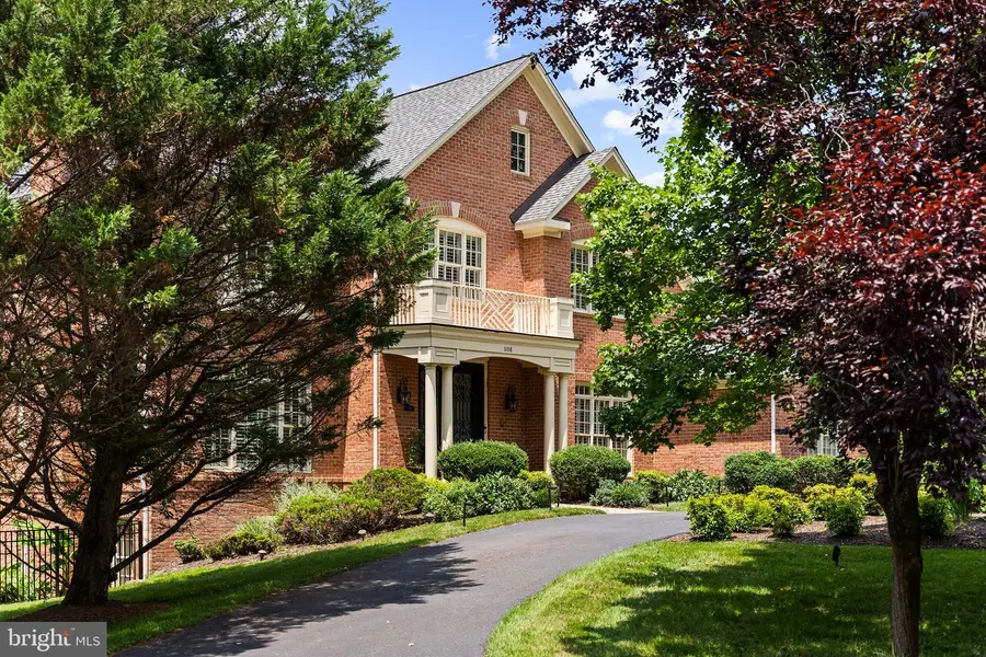 1108 Hobnail Ct, Great Falls, VA 22066 - #2