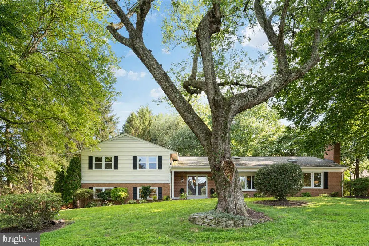 3804 Acosta Rd, Fairfax, VA 22031 - #1