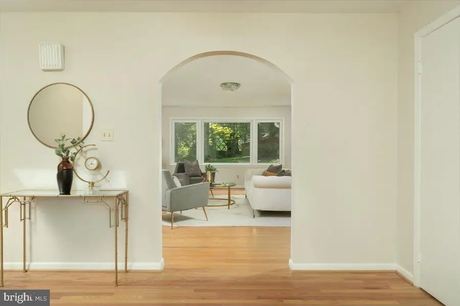 3804 Acosta Rd, Fairfax, VA 22031 - #2