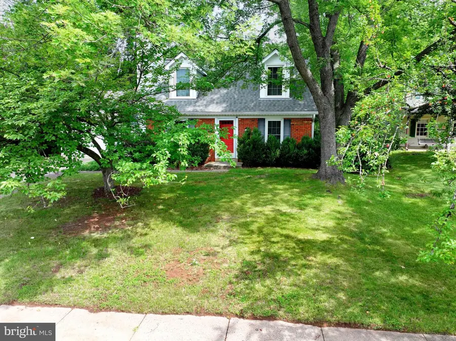 12806 Fantasia Dr, Herndon, VA 20170 - #3