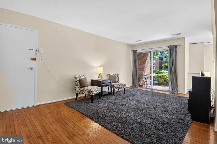 3354 Woodburn Rd #11, Annandale, VA 22003 - #3
