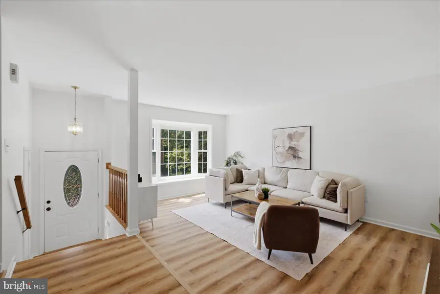 8902 Winding Hollow Way, Springfield, VA 22152 - #3