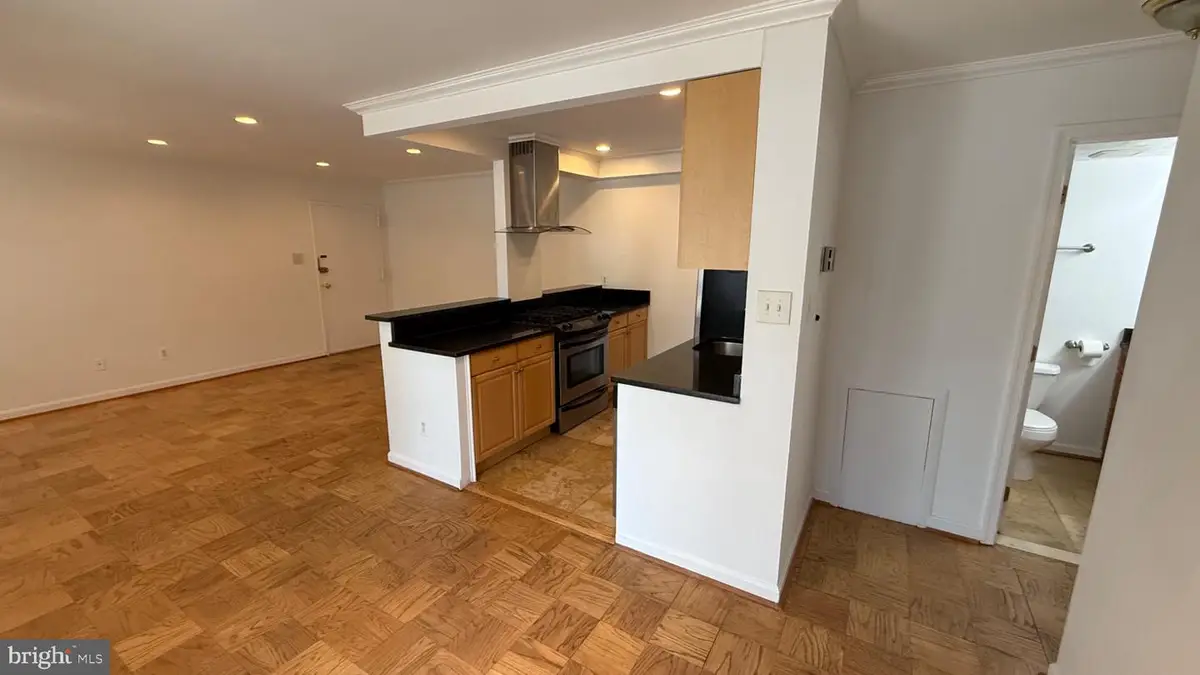 2911 Charing Cross Rd #6, Falls Church, VA 22042 - #1