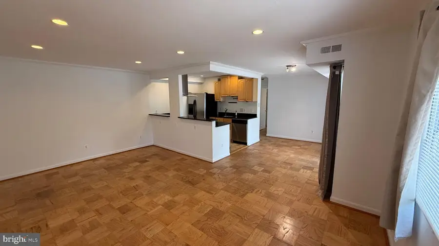 2911 Charing Cross Rd #6, Falls Church, VA 22042 - #2