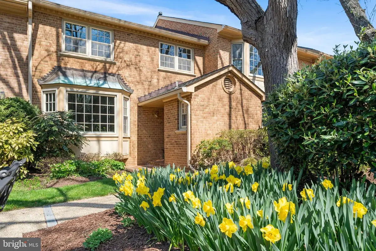 7308 Aynsley Ln, McLean, VA 22102 - #1
