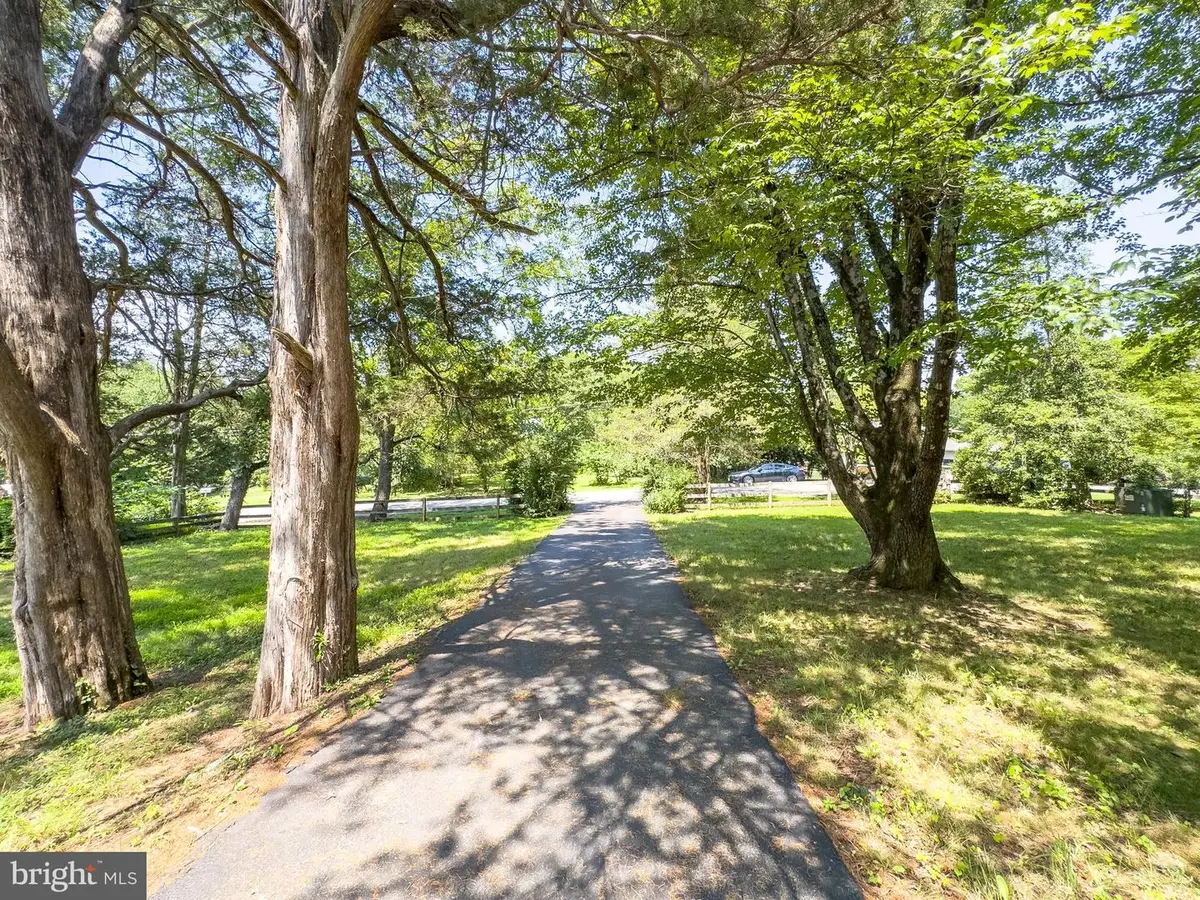 4113 Pineridge Dr, Annandale, VA 22003 - #1