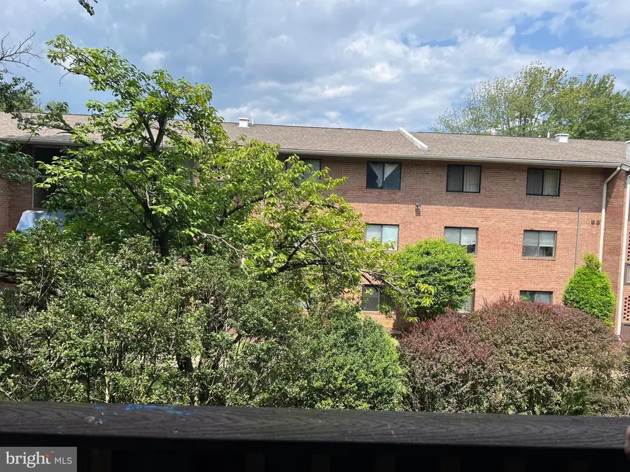 7600 Savannah St #102, Falls Church, VA 22043 - #3